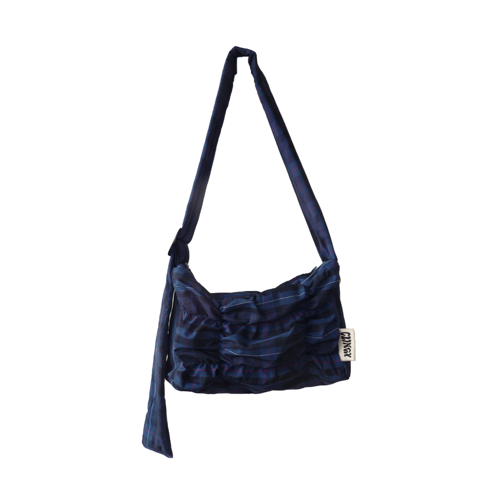 Picnic Scrunch iPad Kid Clinger in Blue (adjustable) image 0