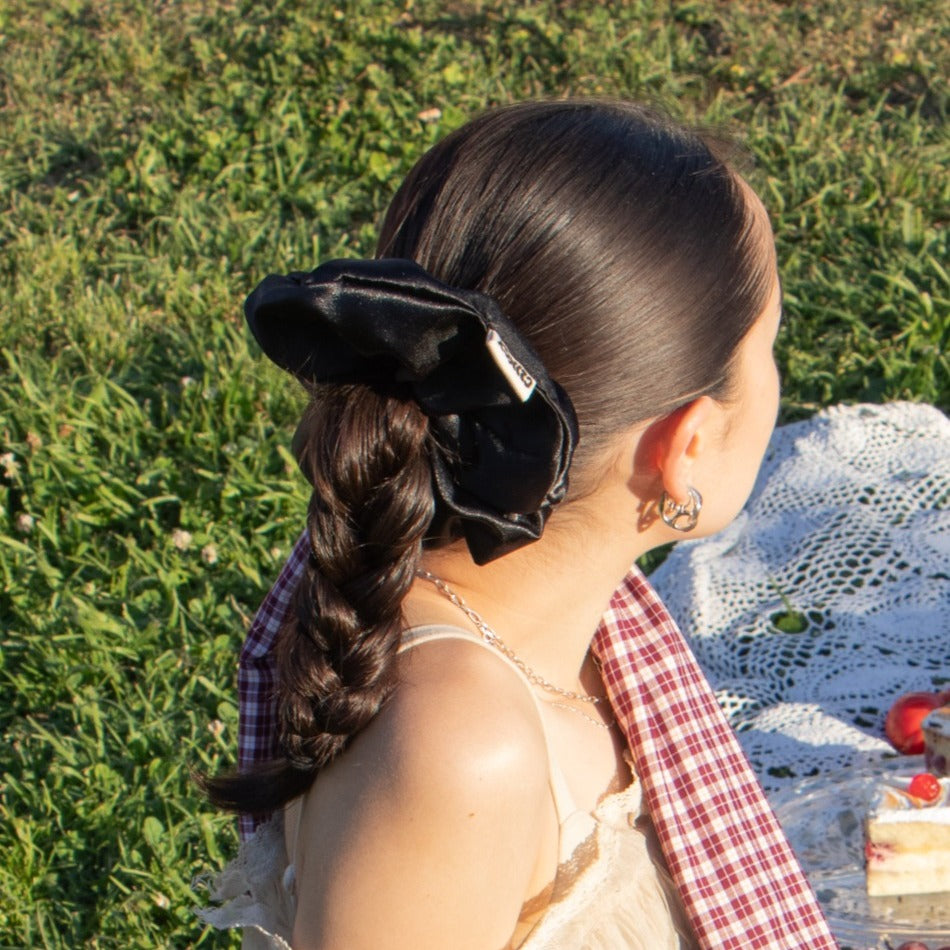 Checkin u out Scrunchies image 3