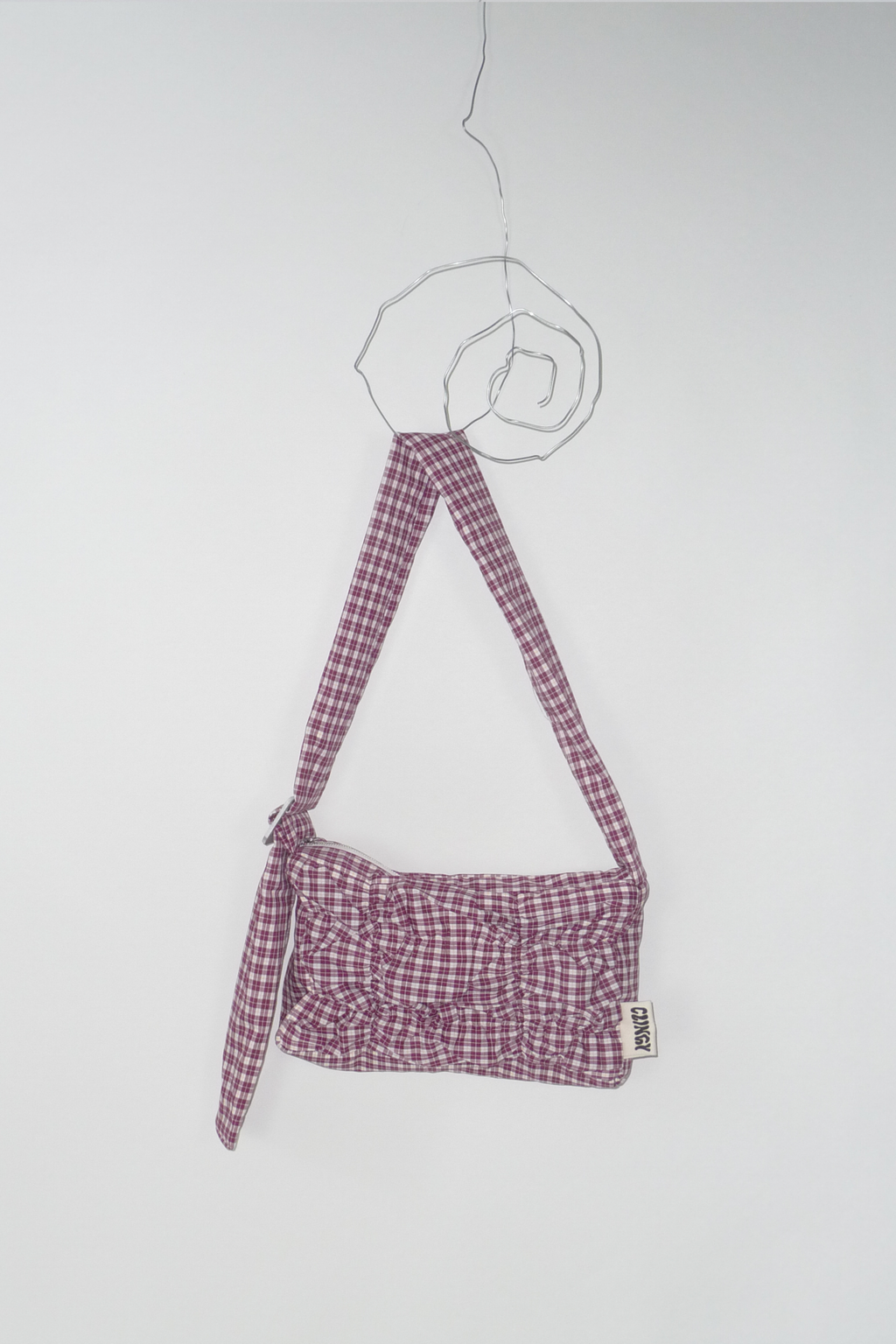 Picnic Scrunch iPad Kid Clinger in Maroon