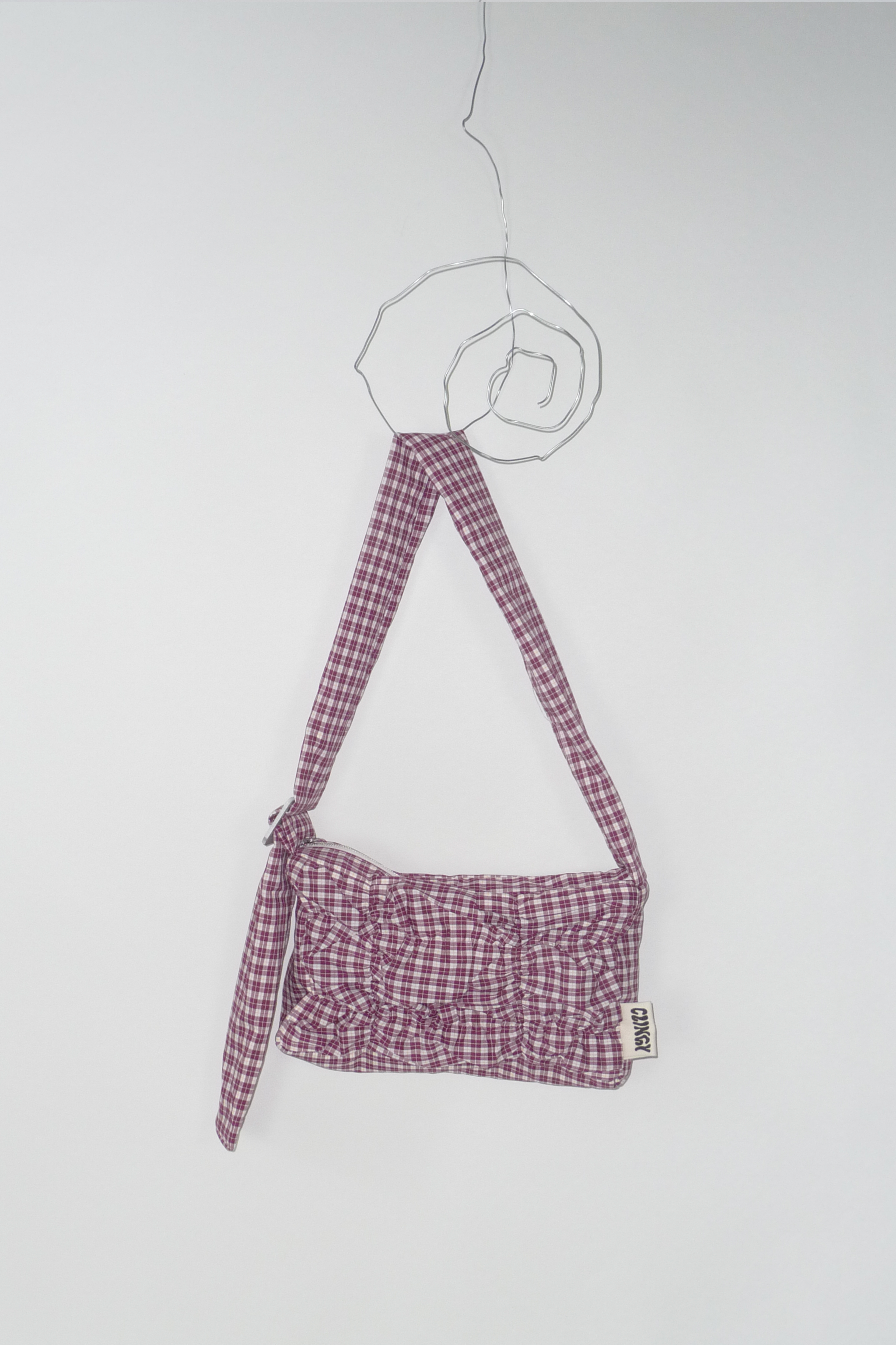 Picnic Scrunch iPad Kid Clinger in Maroon