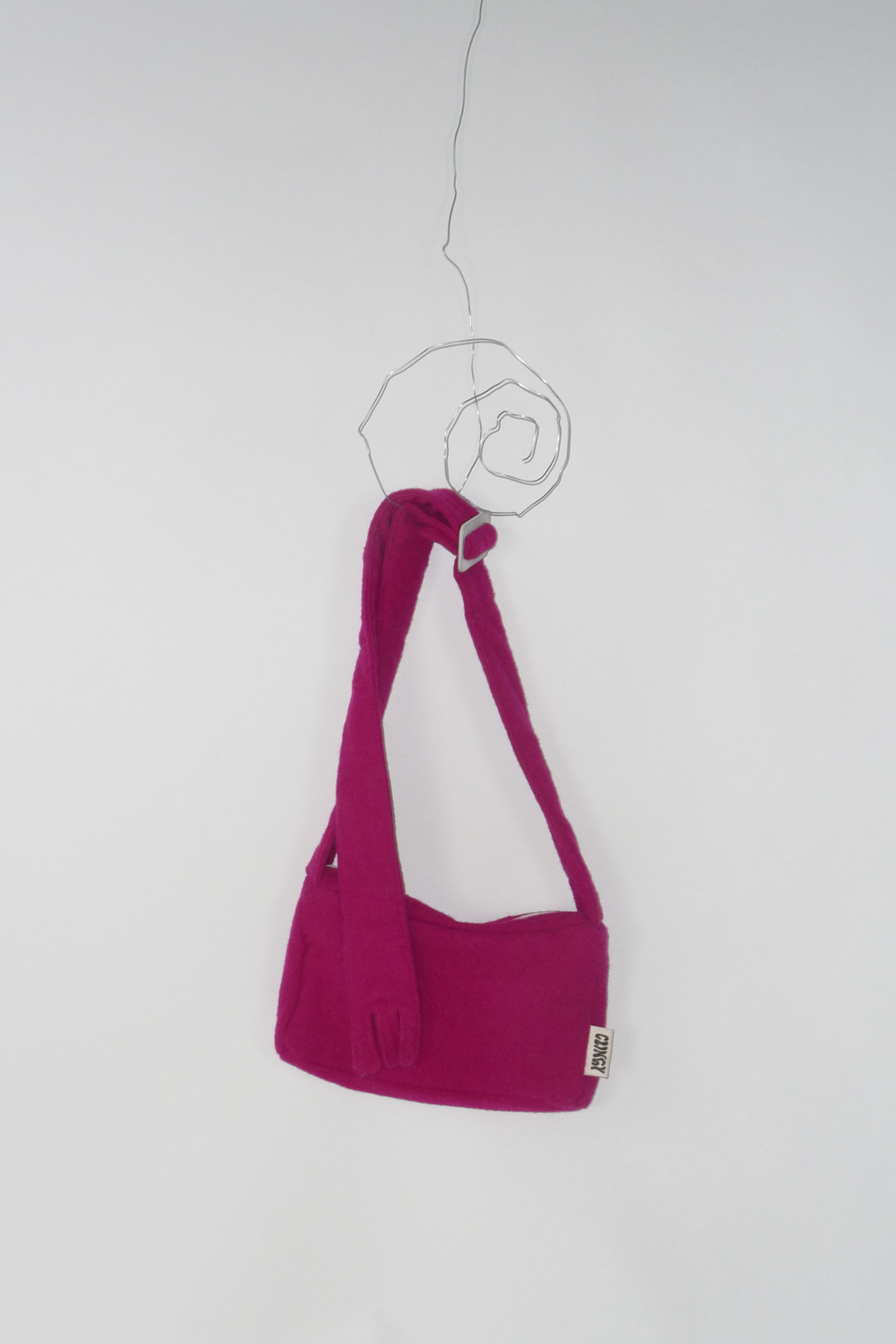 Wanda Scarf/Bag iPad Kid Clinger