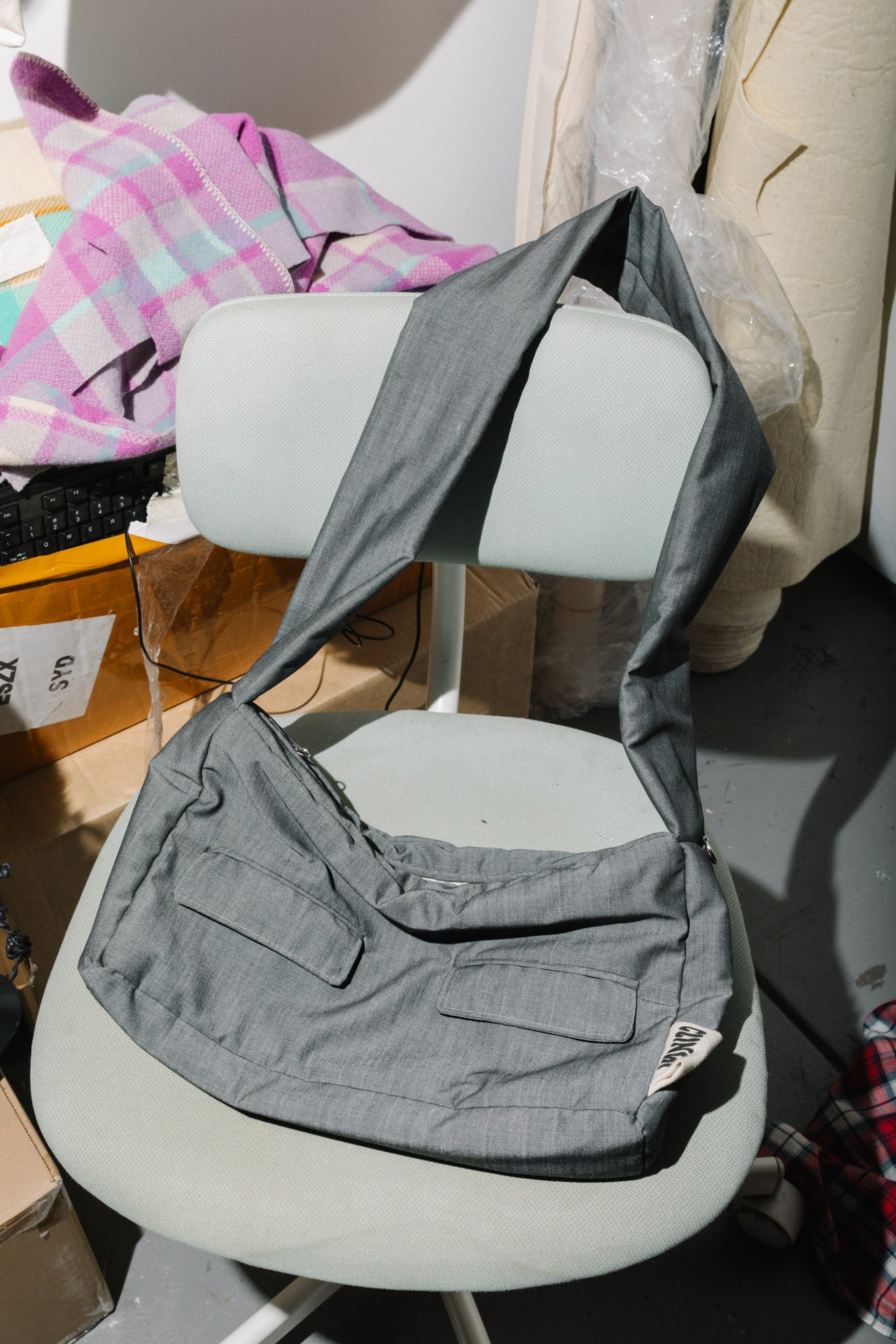 Deep Pockets iPad Kid Clinger image 2